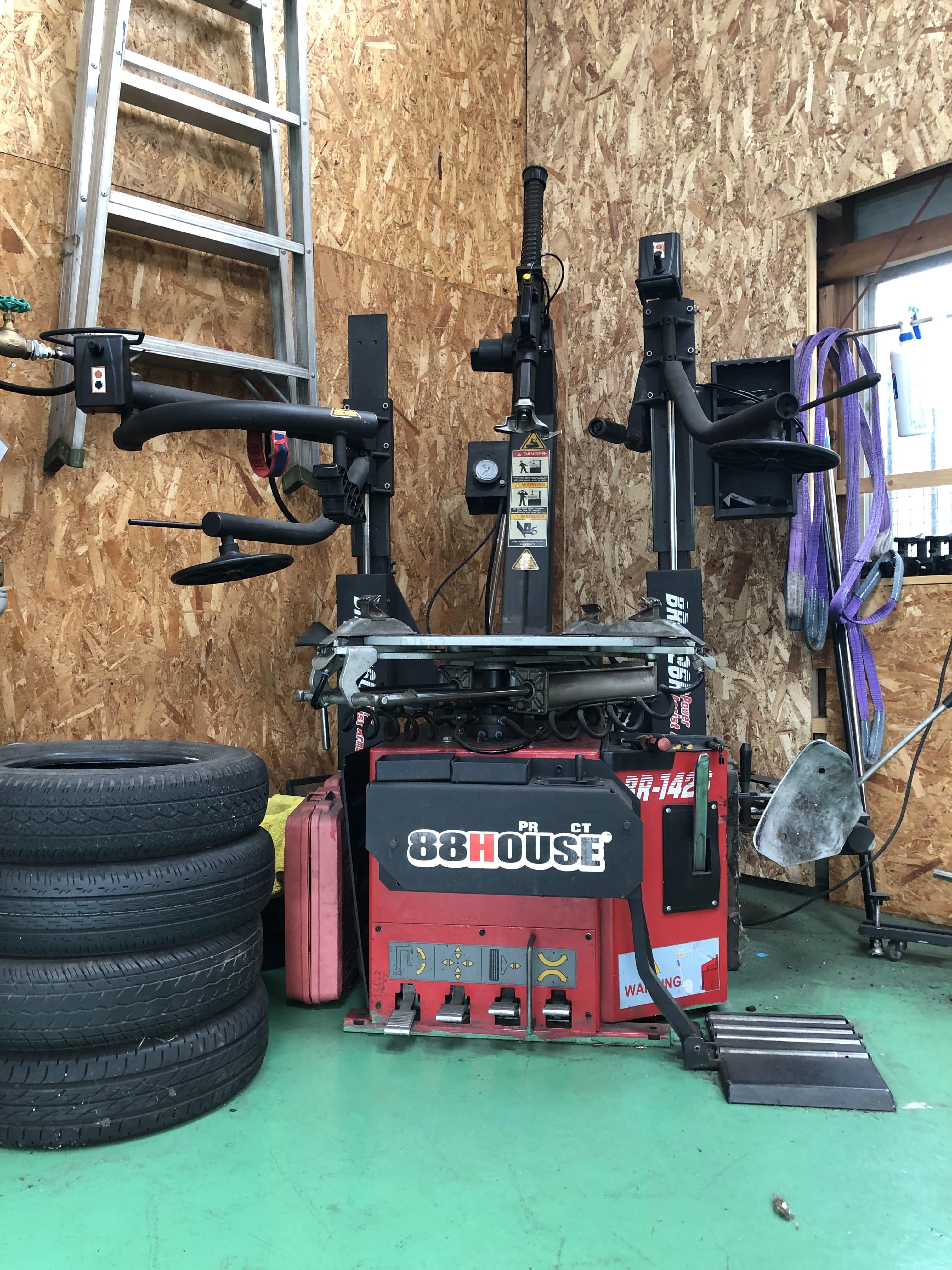 タイヤチェンジャー＆ホイールバランサー